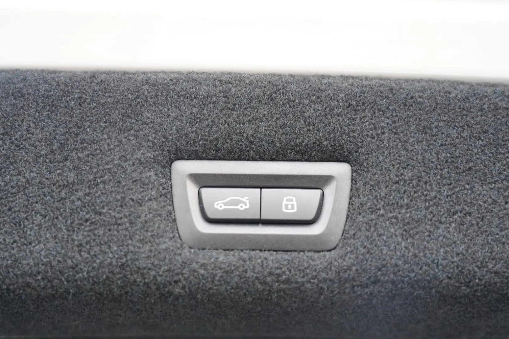 740 d xDrive M Sport SKYLOUNGE