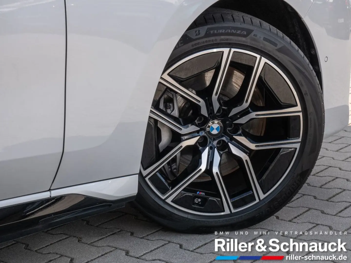 750e xDrive M-Sport HUD