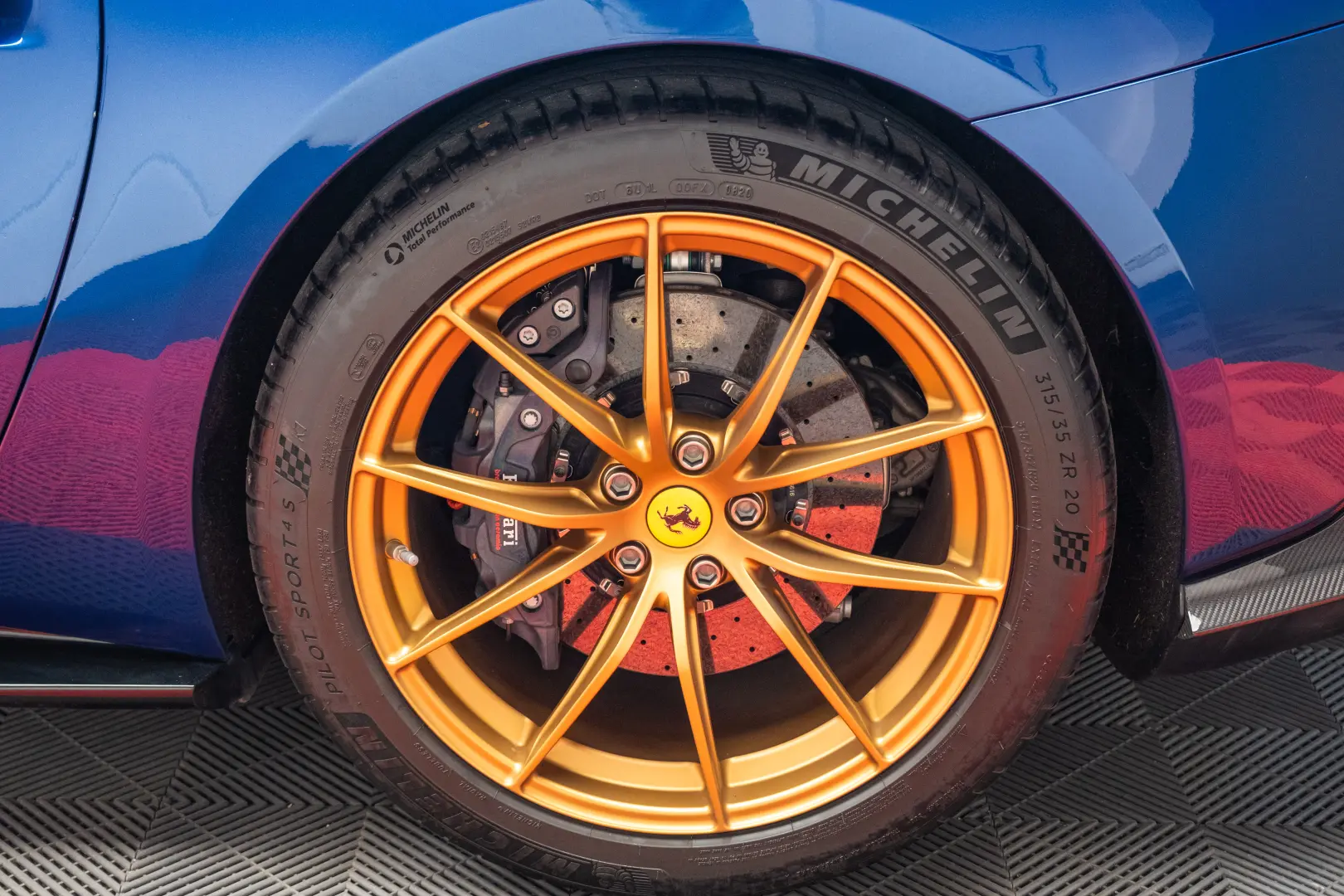 Ferrari 812 GTB SuperFast NoviTec Carbon R20 JBL Lift