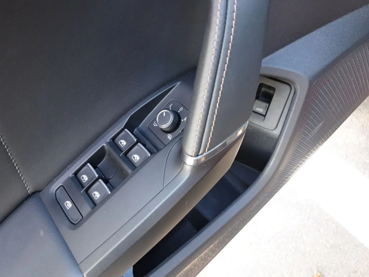 Formentor VZ AHK MATRIX PANO LEDER BEATS