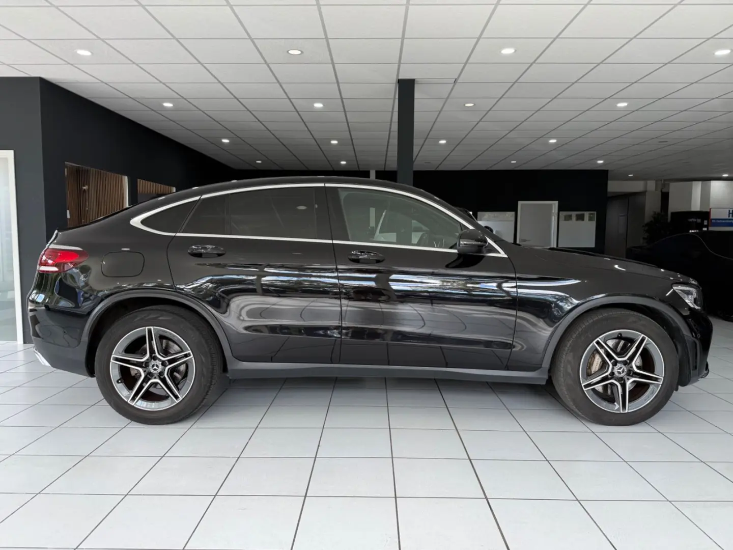 GLC 220d 4M Coupe AMG KAMERA MBEAM CARPLAY AHK