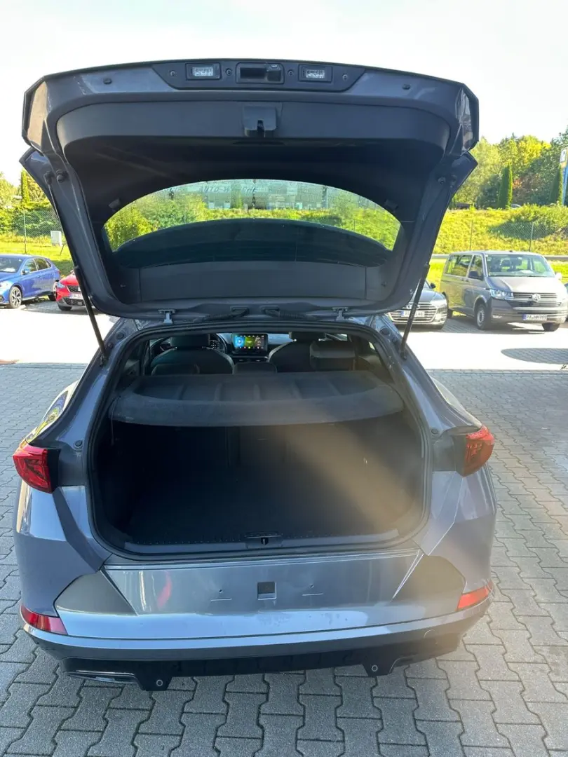 Formentor 2 0TDI DSG  4D FULL LED DAB ACC 220V