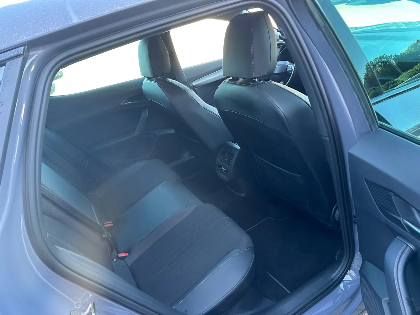 Formentor 2 0TDI DSG  4D FULL LED DAB ACC 220V