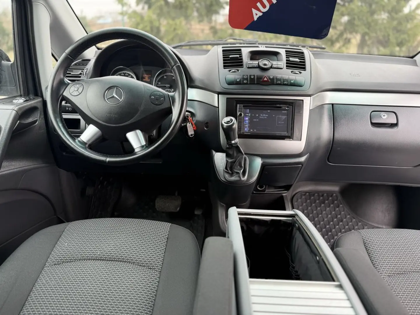 Mercedes Vito Business 8 1   CUTIE AUTOMATA   LED   2013