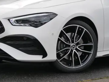 Mercedes-Benz CLA 200 Coupé  AMG NIGHT NAVI MBeam PANO 360