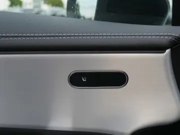 Mercedes-Benz CLA 200 Coupé  AMG NIGHT NAVI MBeam PANO 360