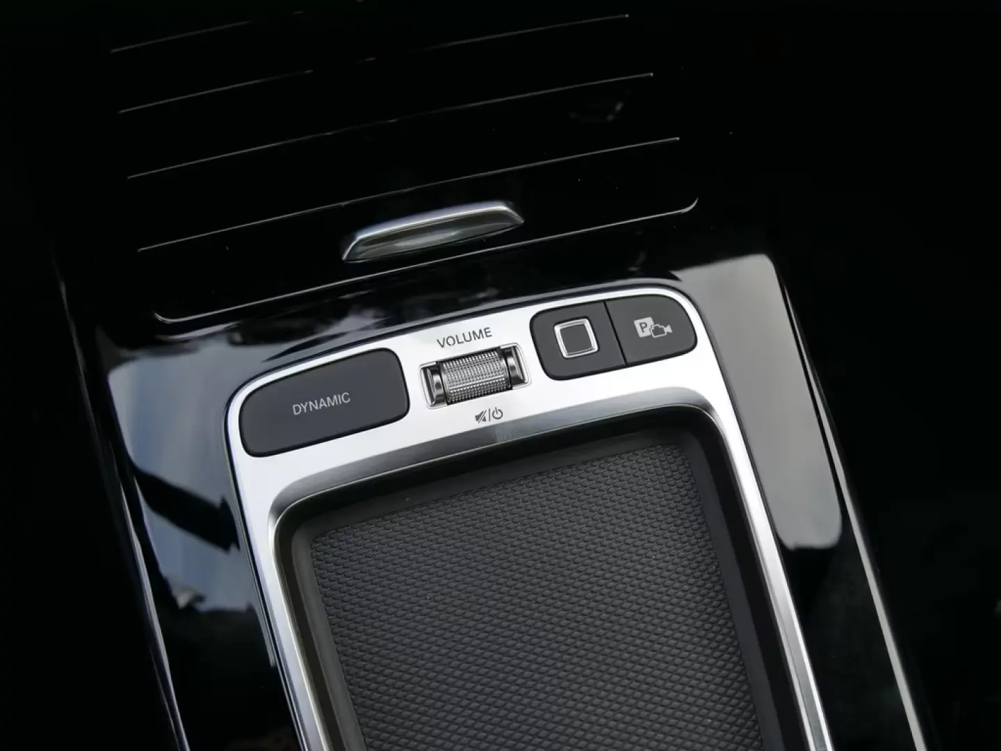 Mercedes-Benz CLA 200 Coupé  AMG NIGHT NAVI MBeam PANO 360