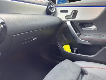 Mercedes-Benz CLA 200 AMG Pano Head.Up Burmester 360