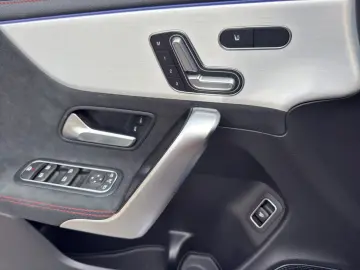 Mercedes-Benz CLA 200 AMG Pano Head.Up Burmester 360