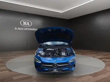 Mercedes-Benz CLA 200 AMG Pano Head.Up Burmester 360