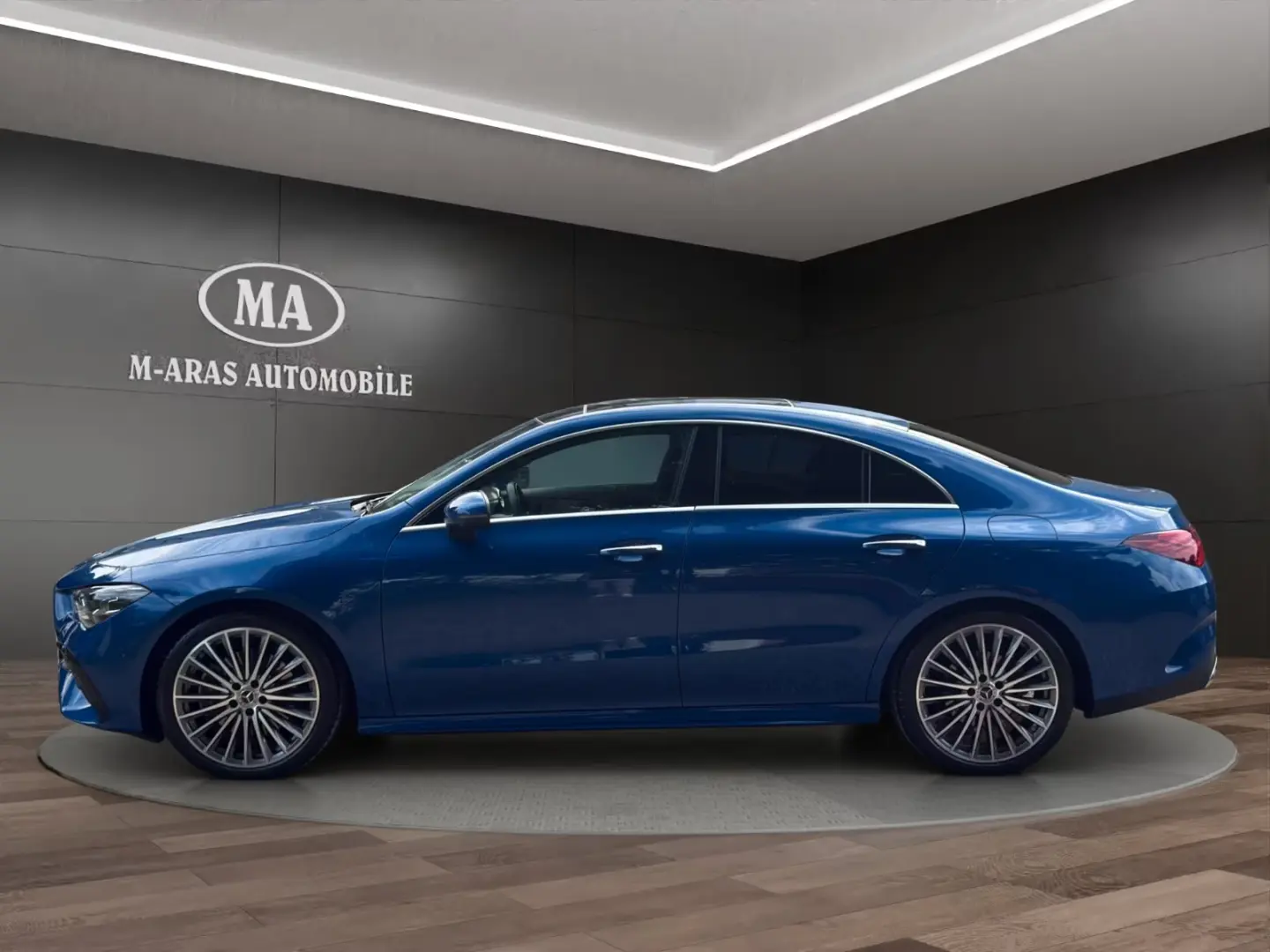 Mercedes-Benz CLA 200 AMG Pano Head.Up Burmester 360