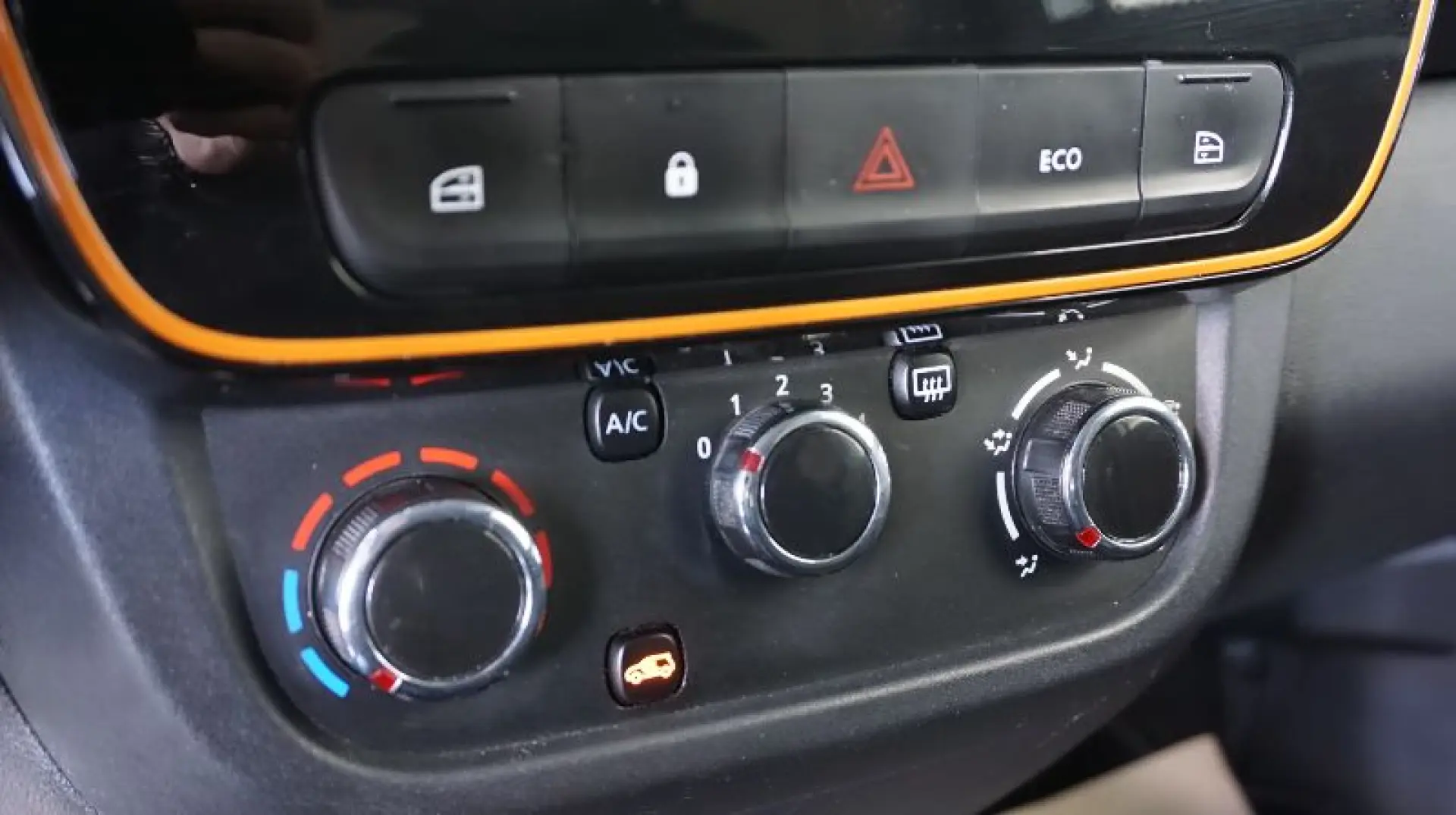 DACIA SPRING BEV 27kWh Expression Plus Auto