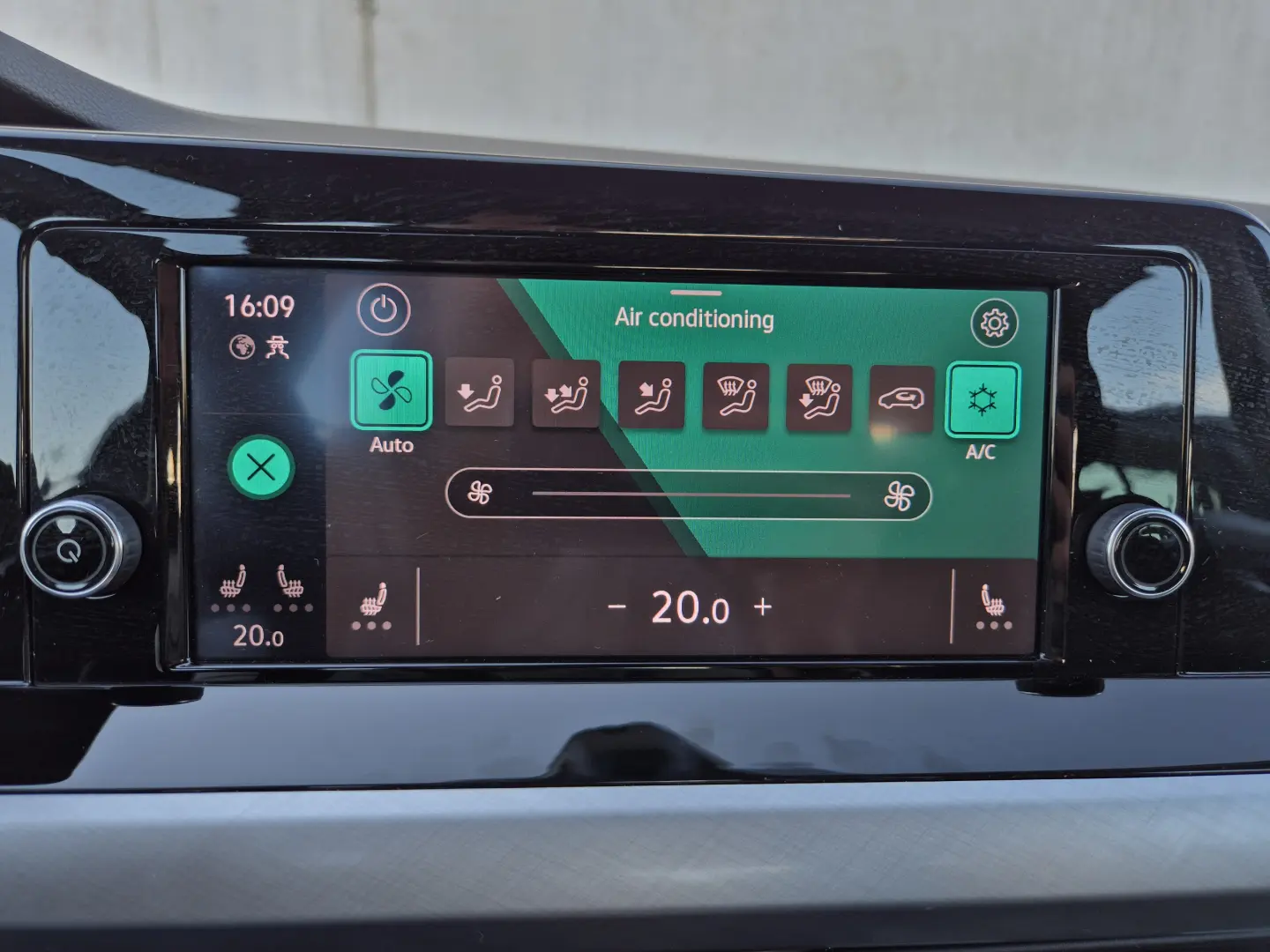 Volkswagen Golf 1.0 eTSI MHEV 110 CP DSG Life 2024