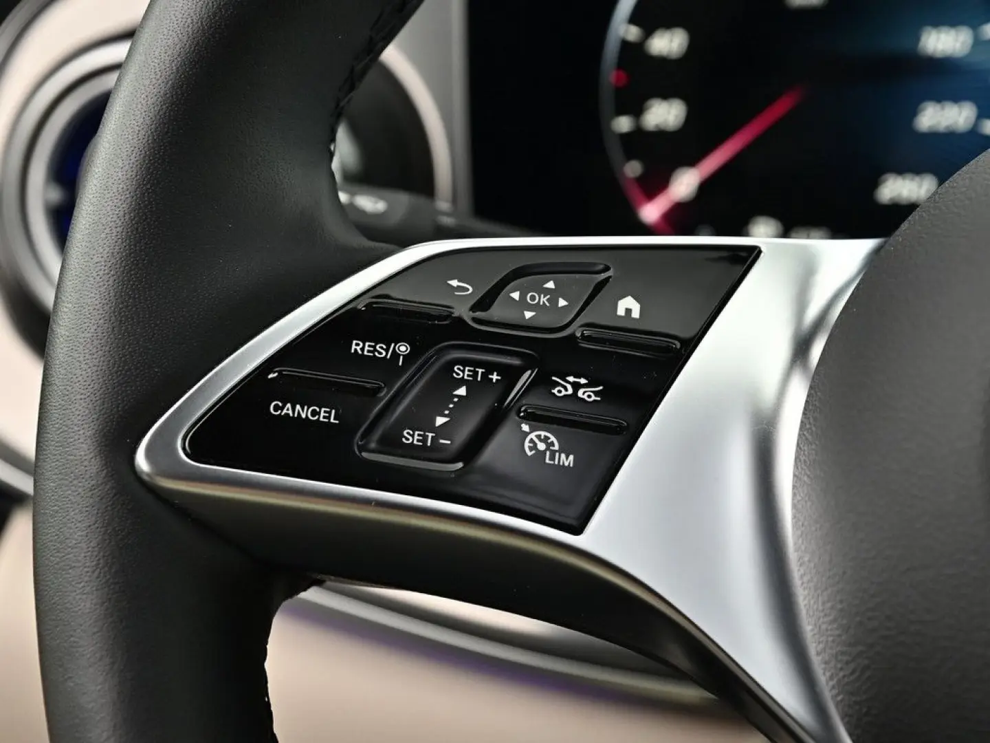 V 300 d 4MATIC EXCLUSIVE Lang AHK Standhz Distr