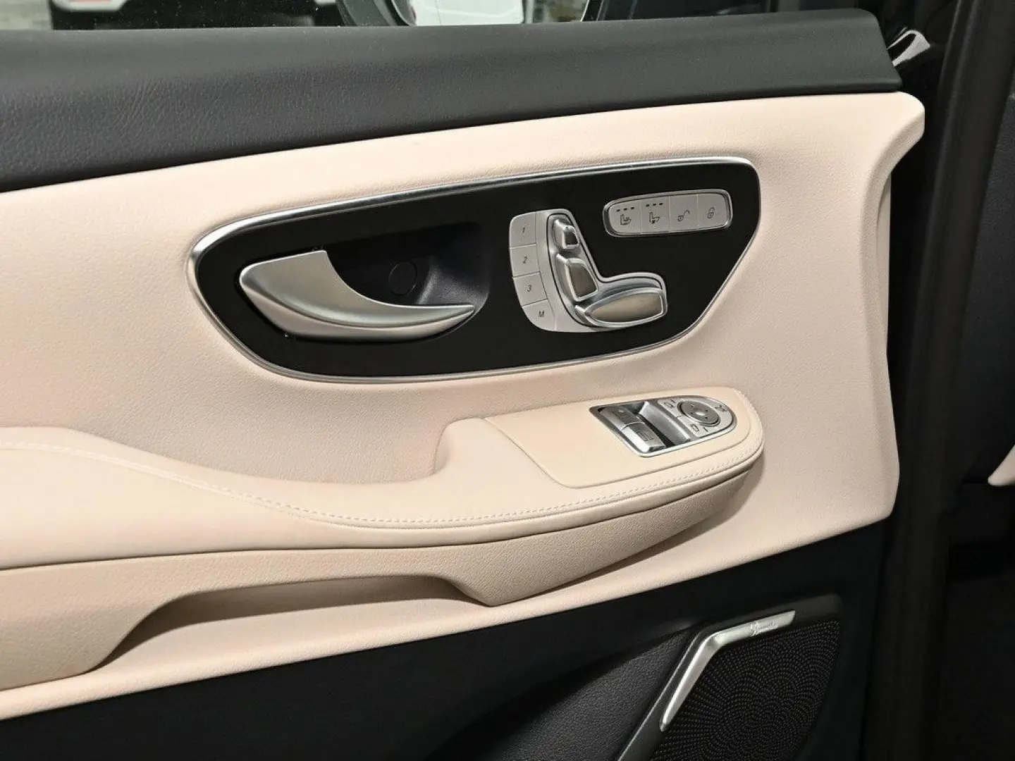 V 300 d 4MATIC EXCLUSIVE Lang AHK Standhz Distr