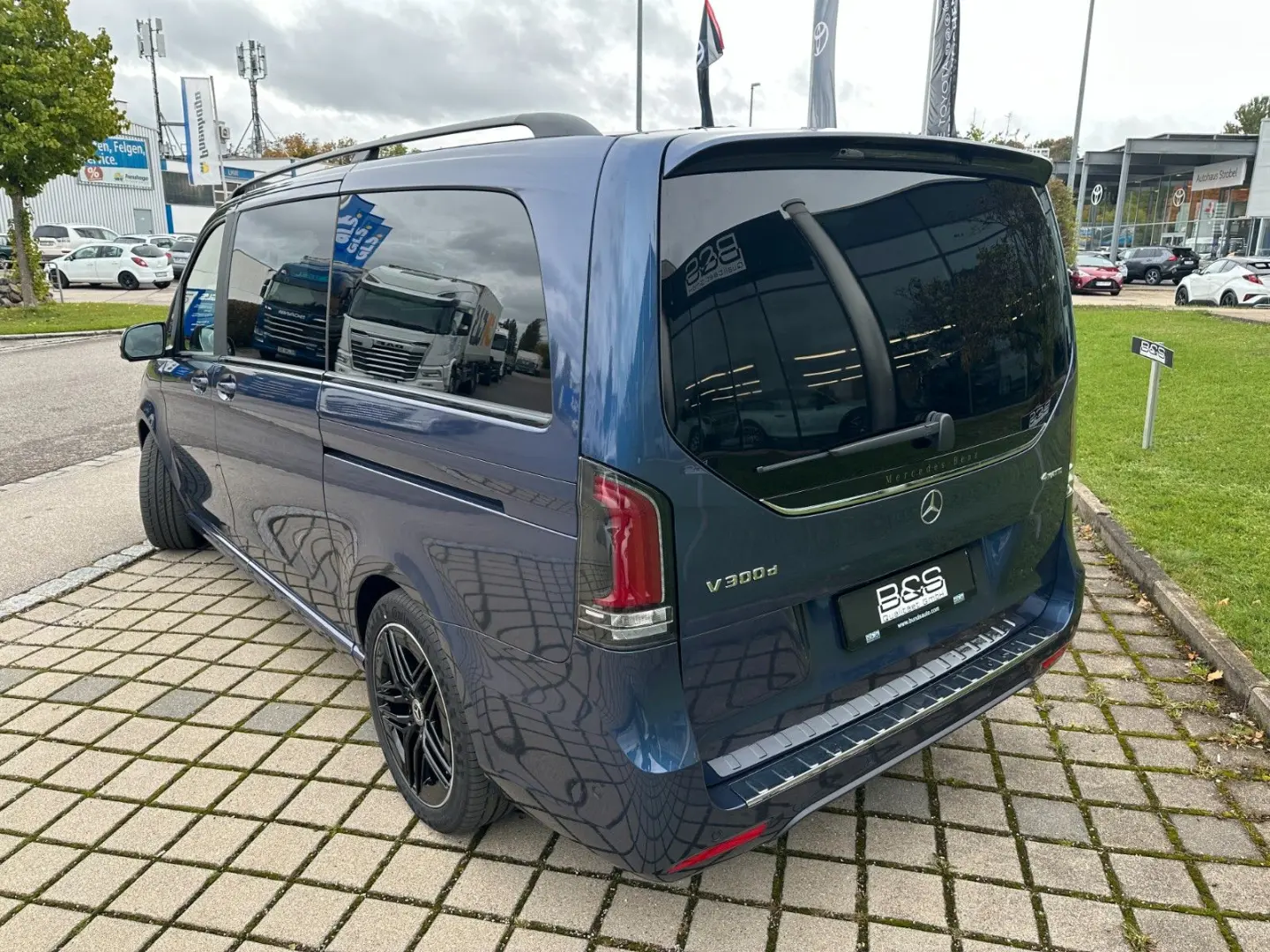 V300d 4MATIC EXCLUSIVE lang DISTR BURM PANO AHK.