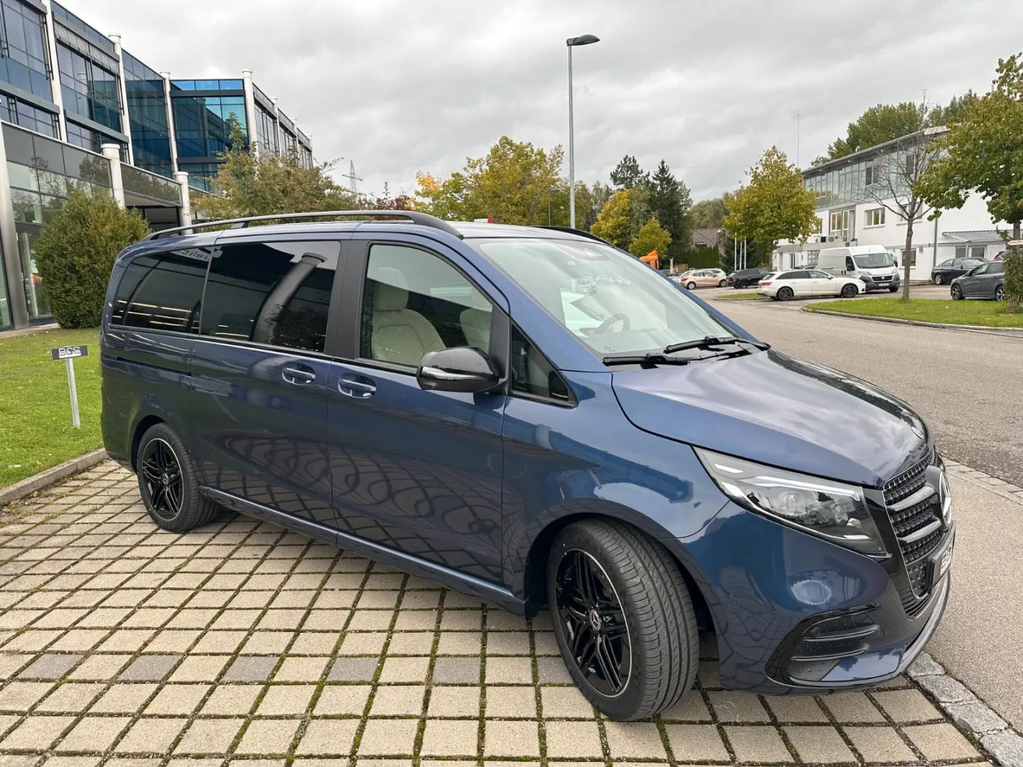 V300d 4MATIC EXCLUSIVE lang DISTR BURM PANO AHK.