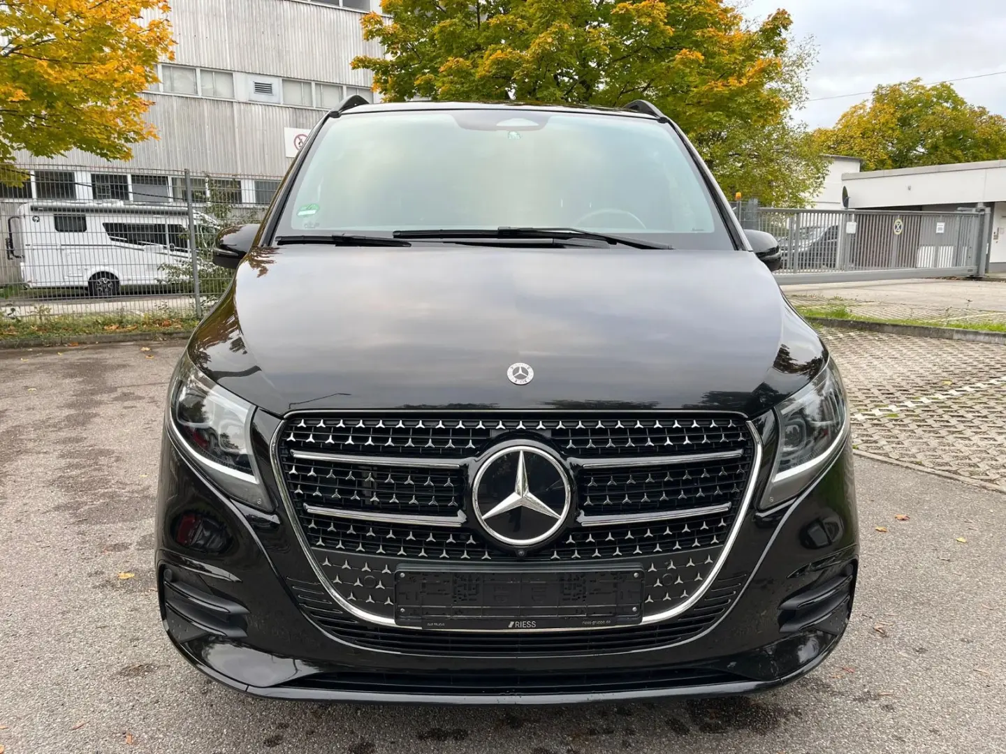 V 300 d 4M lang AMG-Night-AIRMATIC-Burmester-AHK