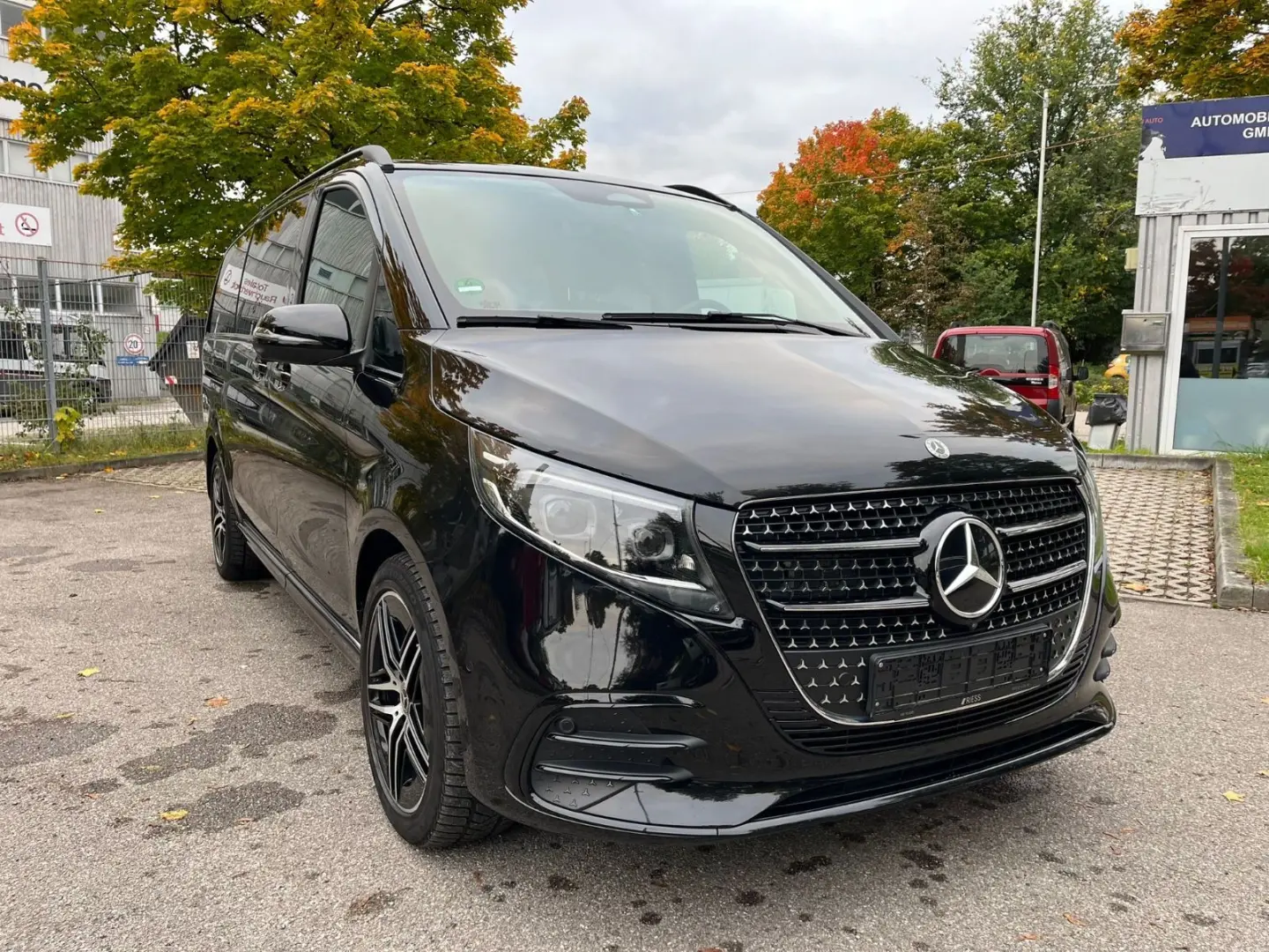 V 300 d 4M lang AMG-Night-AIRMATIC-Burmester-AHK