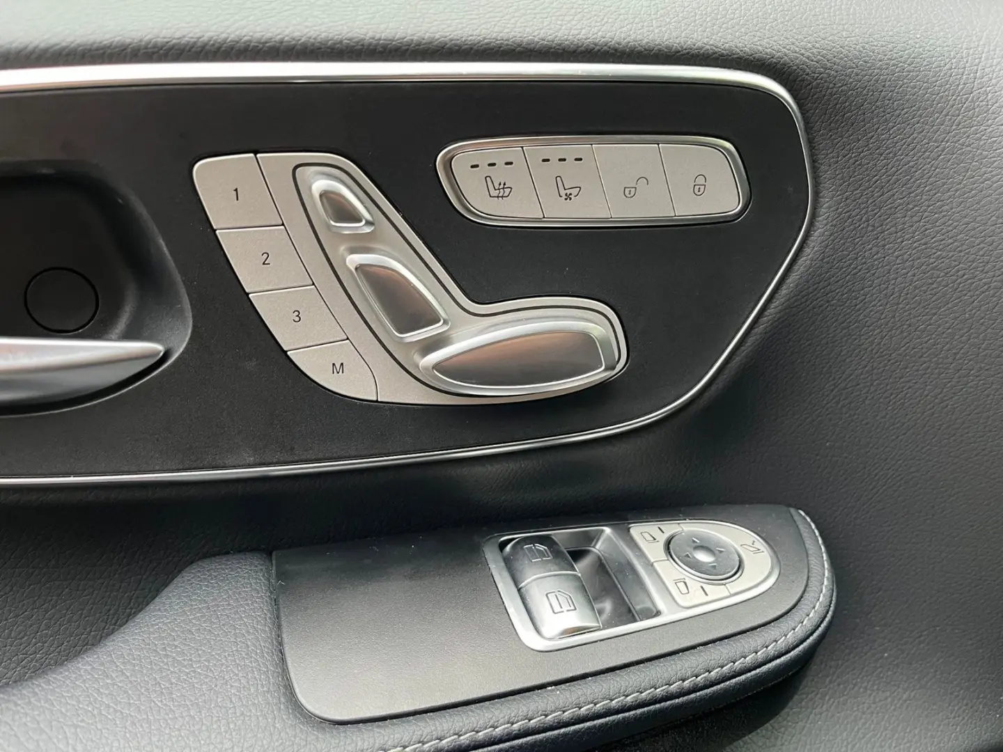 V 300 d 4M lang AMG-Night-AIRMATIC-Burmester-AHK