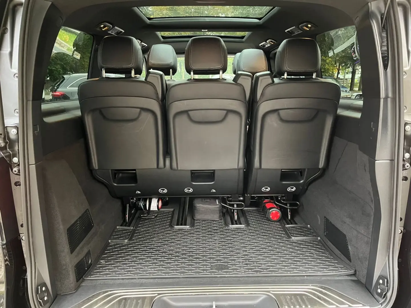 V 300 d 4M lang AMG-Night-AIRMATIC-Burmester-AHK