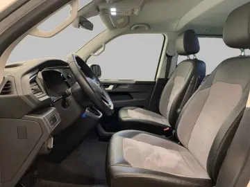 T6 Multivan 6.1 GenSix TDI DSG 4M 7S NAV AHK ACC