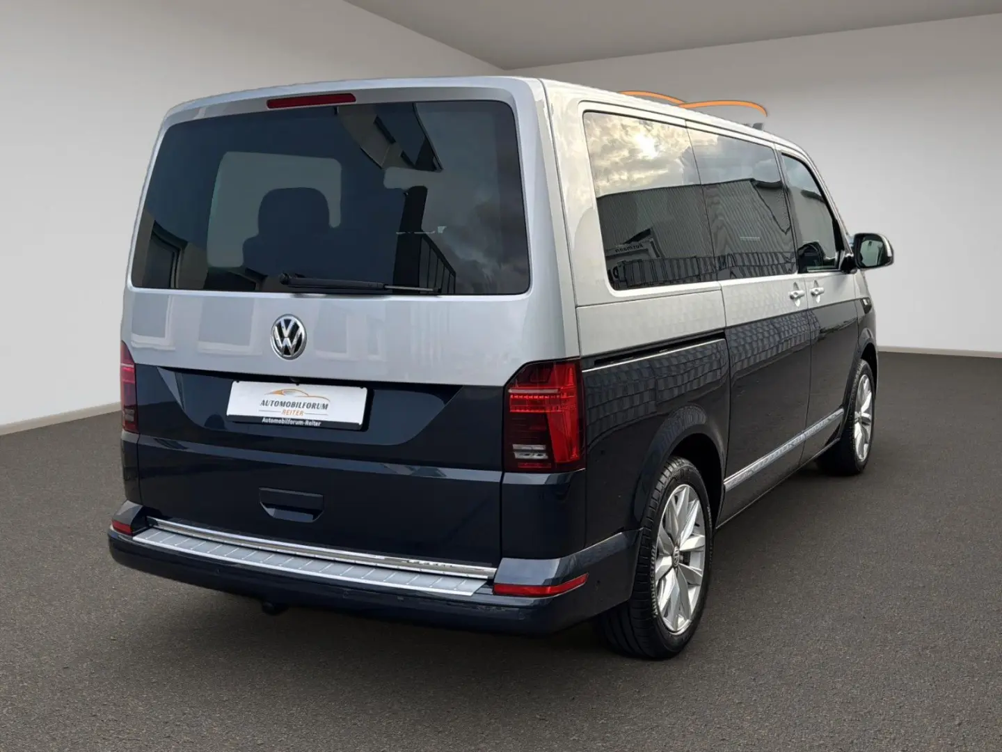 T6. Multivan Highline 4 Motion AHK DCC Leder