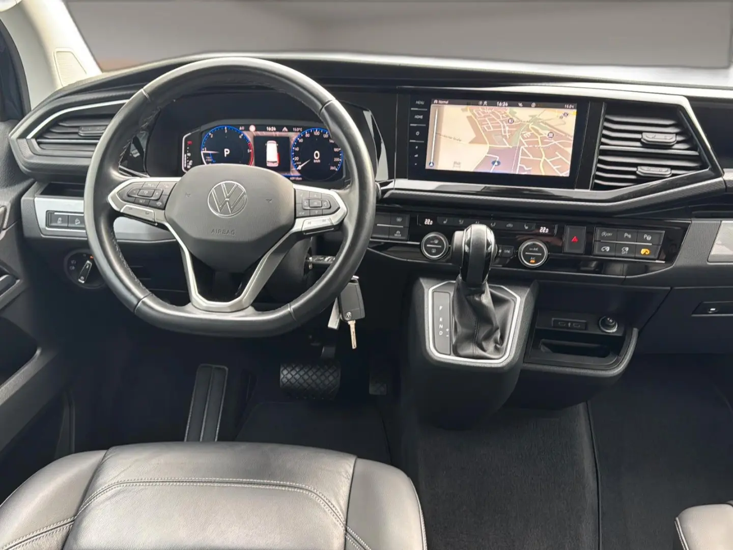 T6. Multivan Highline 4 Motion AHK DCC Leder