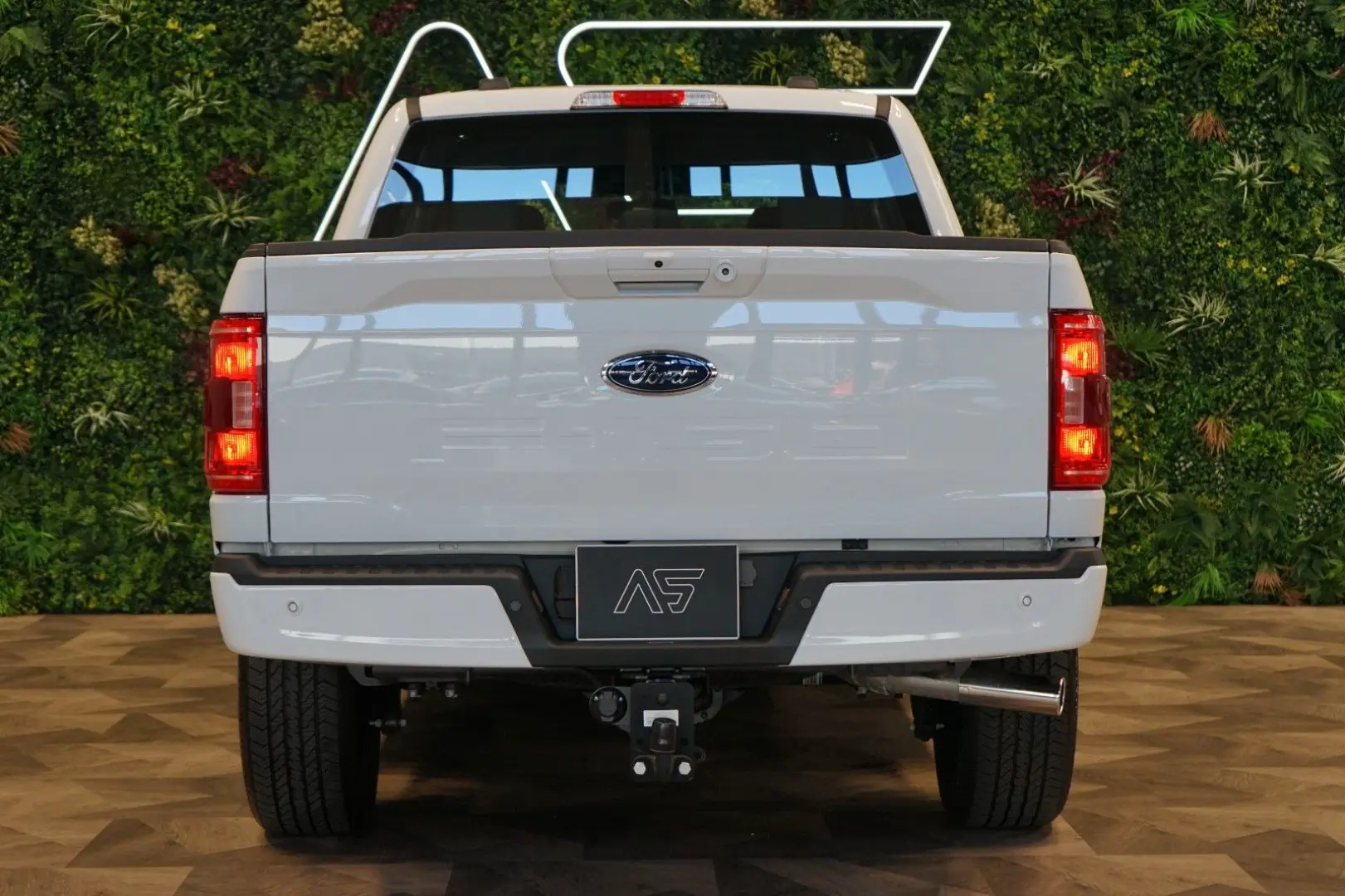 XLT 5.0 V8 75-YEARS 360 TOW 69.091€ NETTO