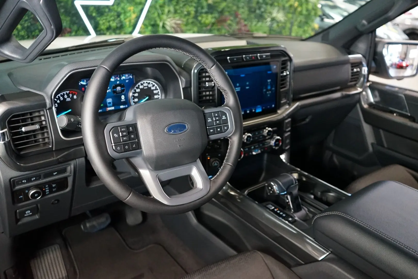 XLT 5.0 V8 75-YEARS 360 TOW 69.091€ NETTO