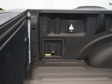 XLT 5.0 V8 75-YEARS 360 TOW 69.091€ NETTO