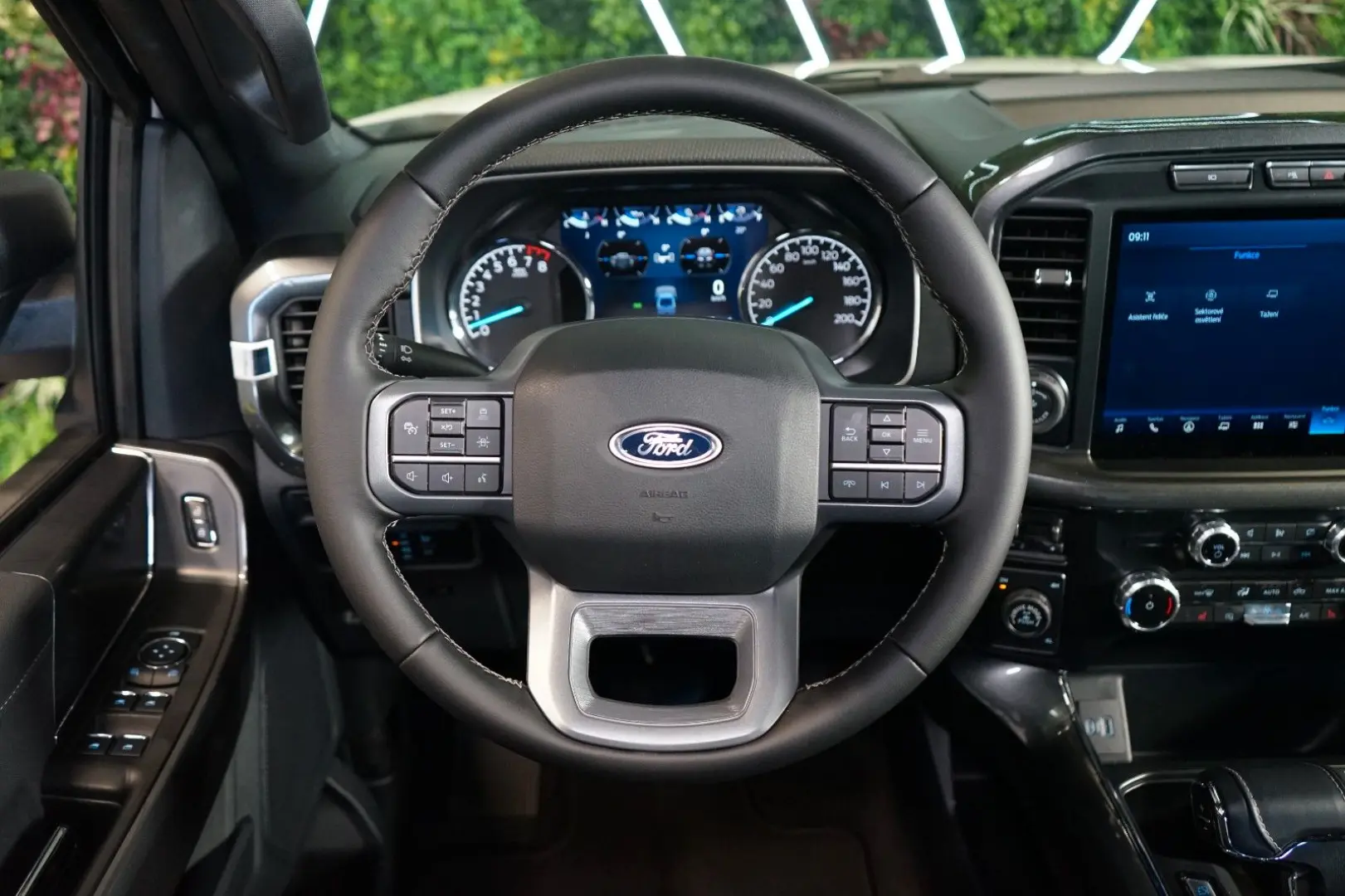 XLT 5.0 V8 75-YEARS 360 TOW 69.091€ NETTO