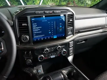 XLT 5.0 V8 75-YEARS 360 TOW 69.091€ NETTO