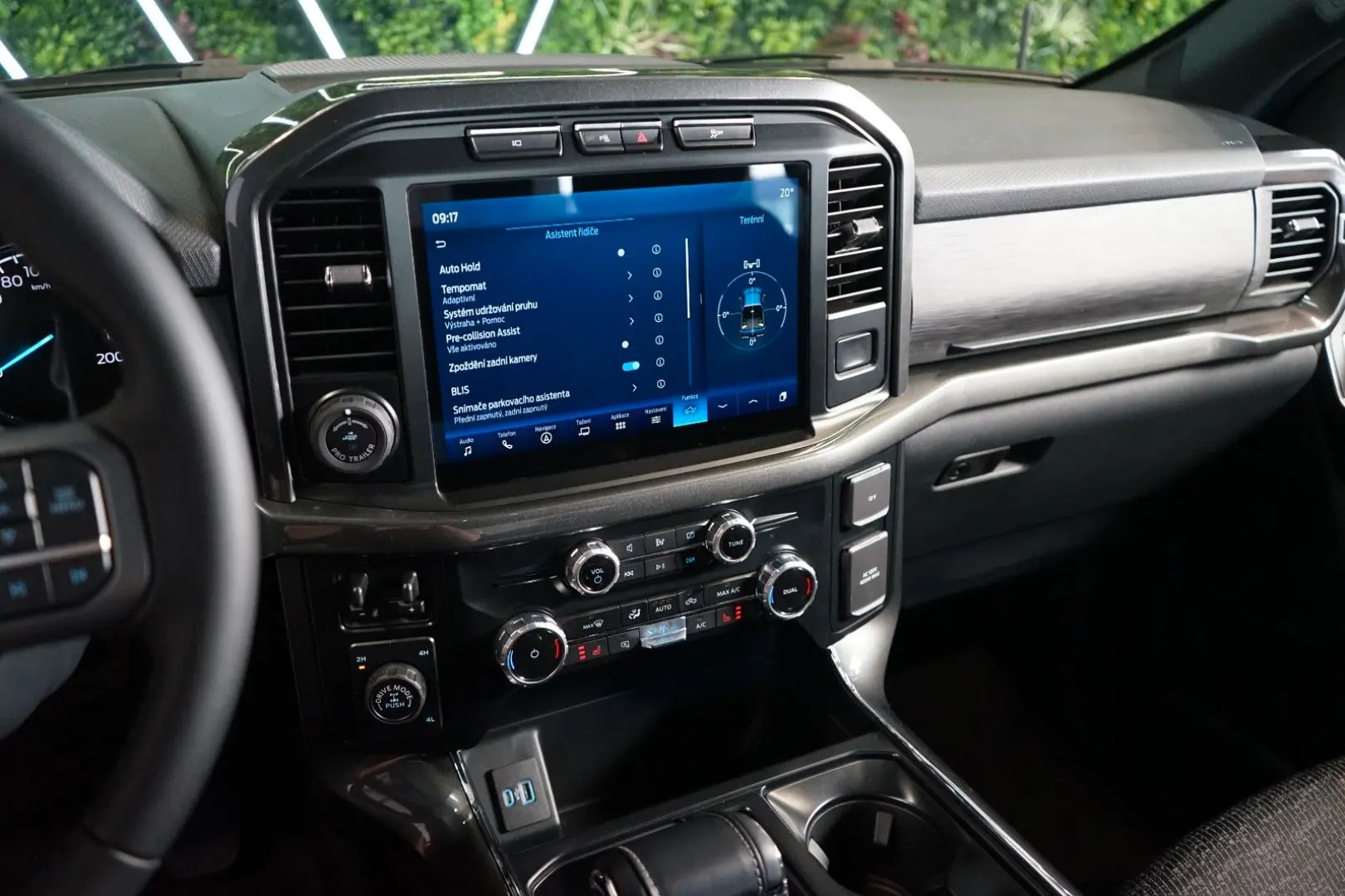 XLT 5.0 V8 75-YEARS 360 TOW 69.091€ NETTO