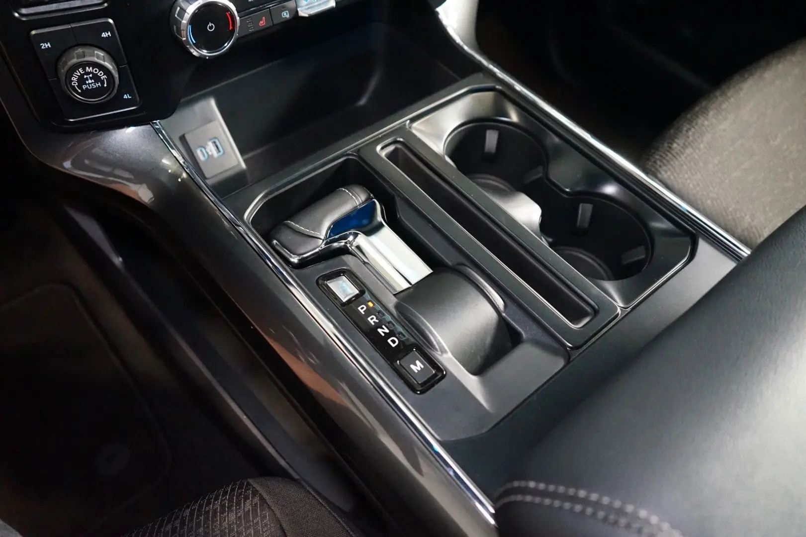 XLT 5.0 V8 75-YEARS 360 TOW 69.091€ NETTO