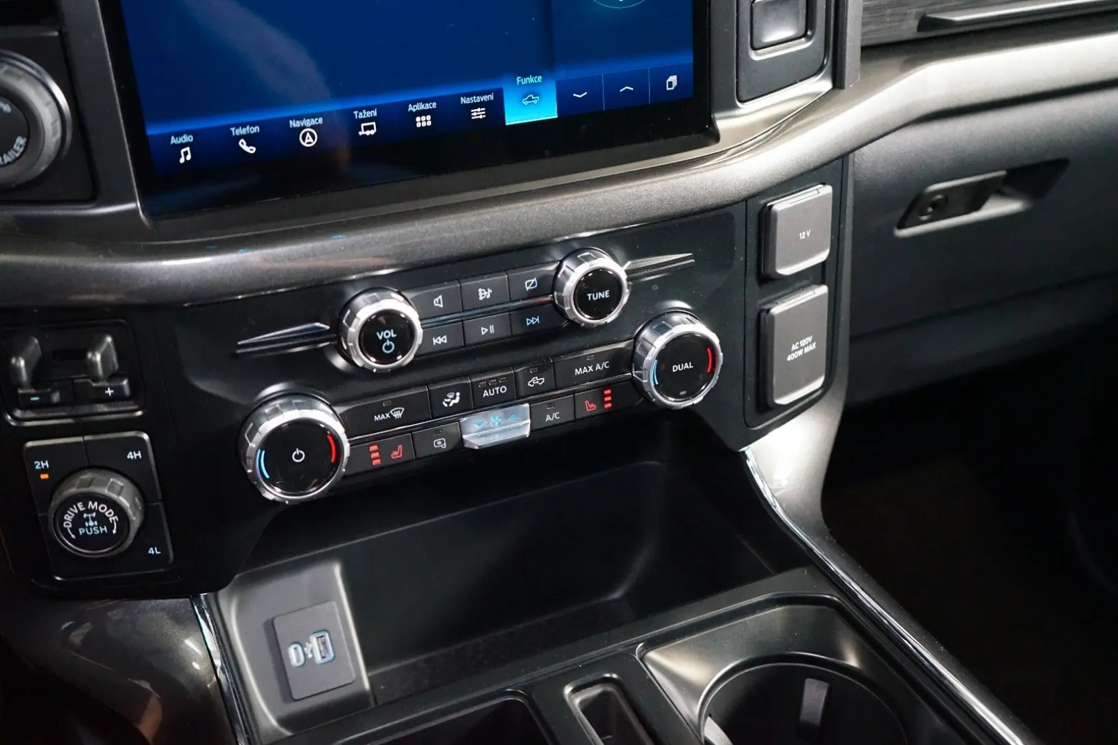 XLT 5.0 V8 75-YEARS 360 TOW 69.091€ NETTO