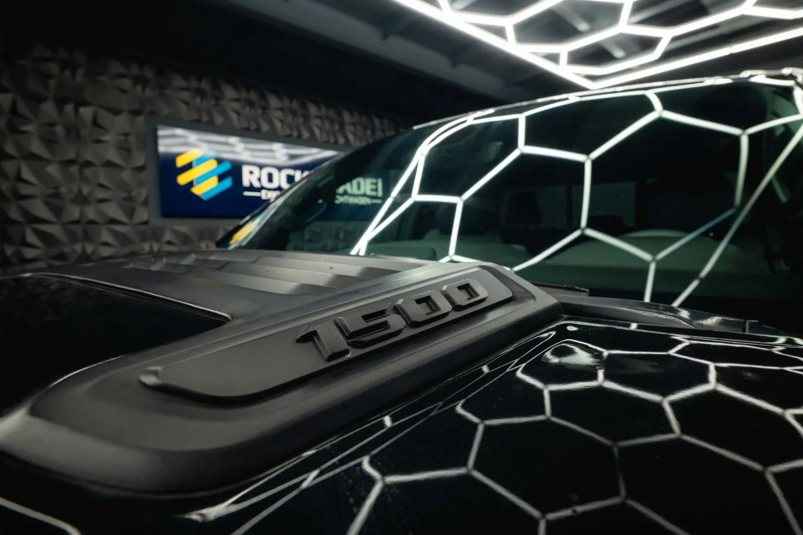 RAM 5.7 V8 HEMI 4x4 BLACK EDITION Longbed 19%