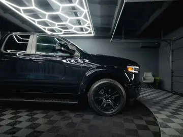 RAM 5.7 V8 HEMI 4x4 BLACK EDITION Longbed 19%