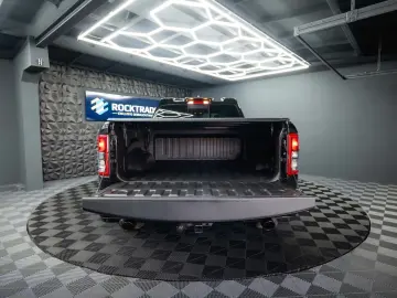 RAM 5.7 V8 HEMI 4x4 BLACK EDITION Longbed 19%