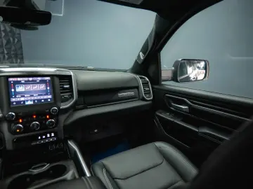 RAM 5.7 V8 HEMI 4x4 BLACK EDITION Longbed 19%