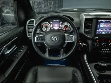 RAM 5.7 V8 HEMI 4x4 BLACK EDITION Longbed 19%