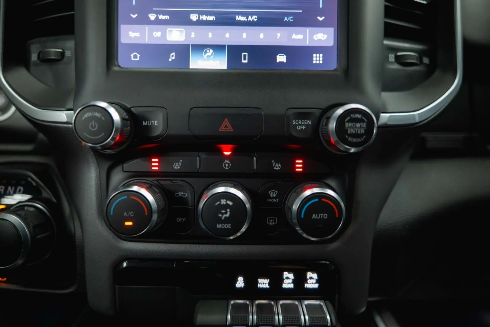 RAM 5.7 V8 HEMI 4x4 BLACK EDITION Longbed 19%