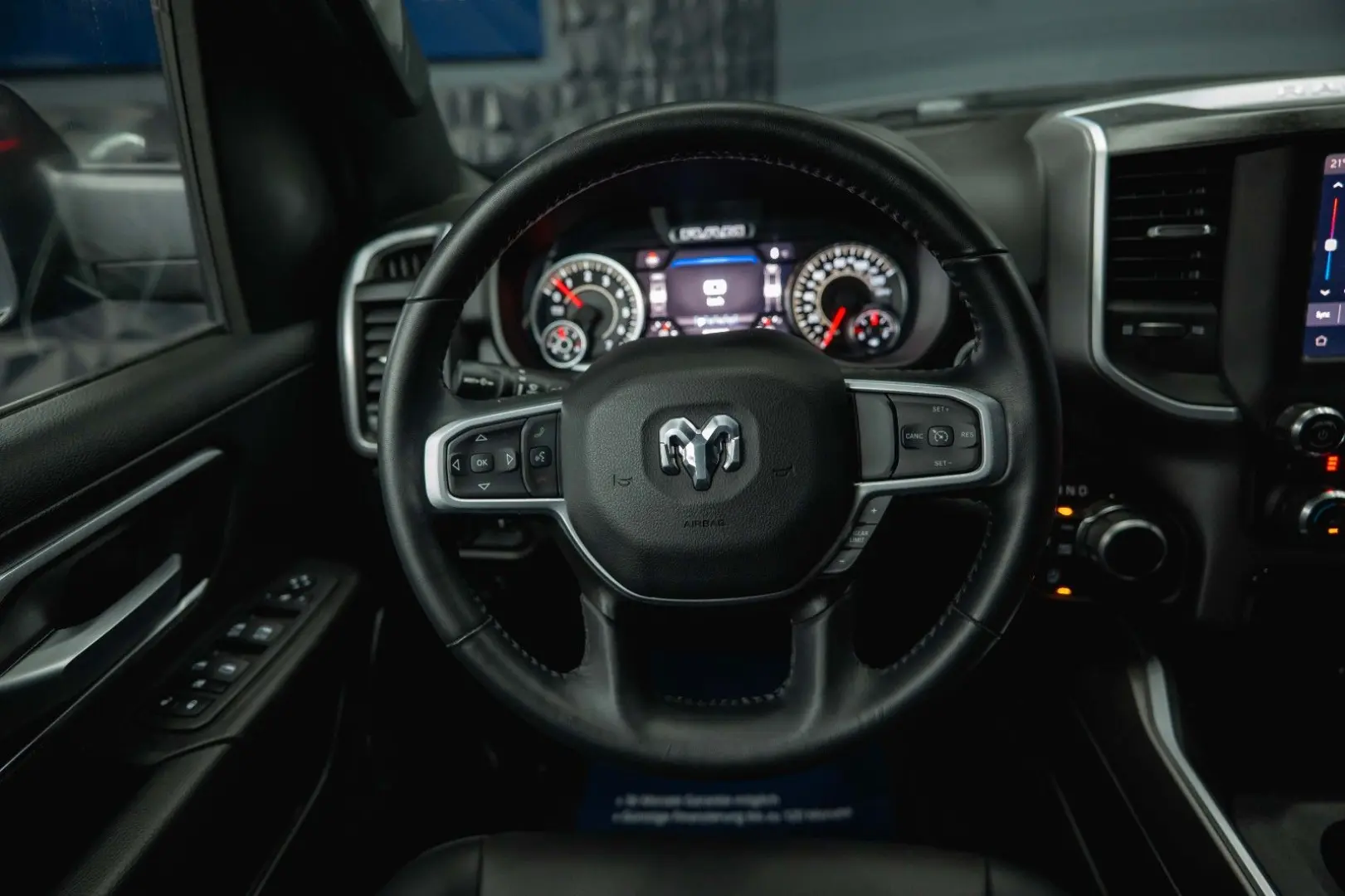 RAM 5.7 V8 HEMI 4x4 BLACK EDITION Longbed 19%