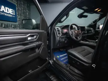 RAM 5.7 V8 HEMI 4x4 BLACK EDITION Longbed 19%