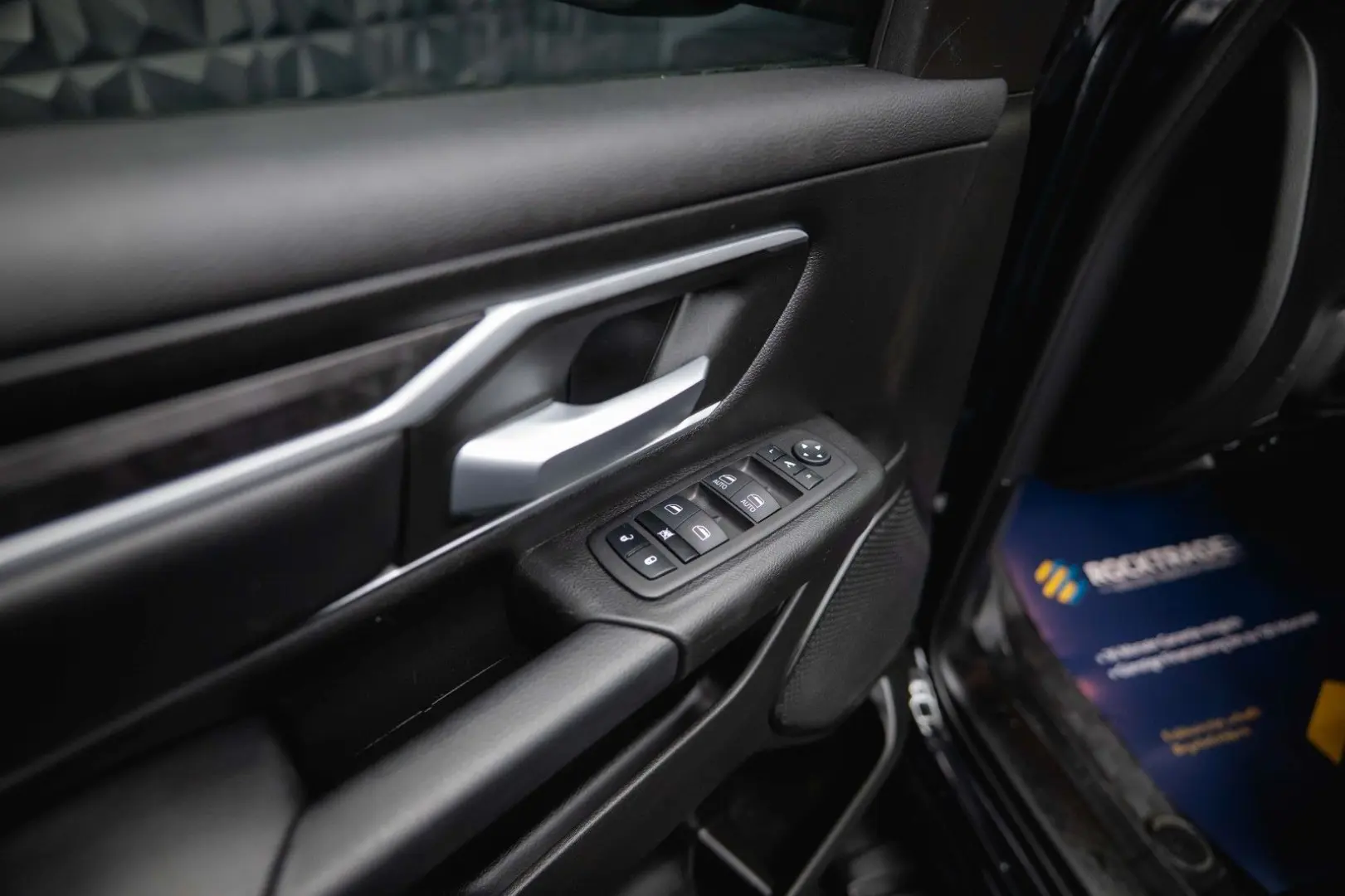 RAM 5.7 V8 HEMI 4x4 BLACK EDITION Longbed 19%