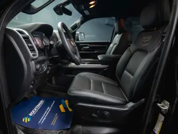 RAM 5.7 V8 HEMI 4x4 BLACK EDITION Longbed 19%