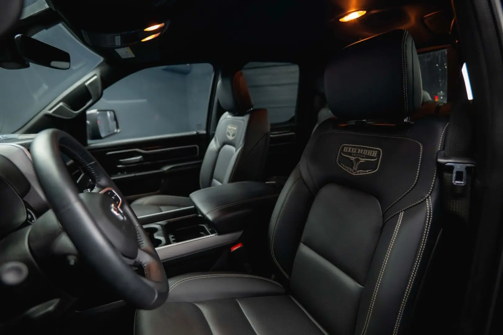 RAM 5.7 V8 HEMI 4x4 BLACK EDITION Longbed 19%