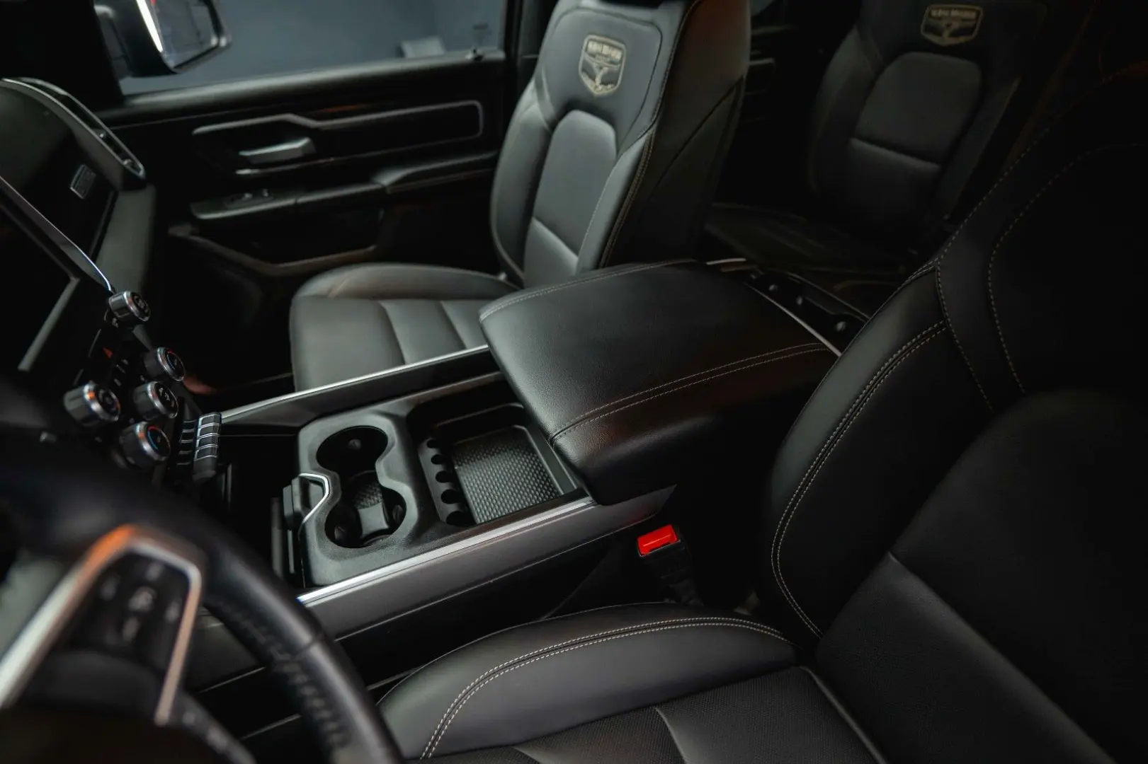 RAM 5.7 V8 HEMI 4x4 BLACK EDITION Longbed 19%