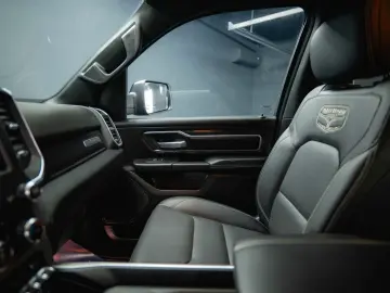 RAM 5.7 V8 HEMI 4x4 BLACK EDITION Longbed 19%