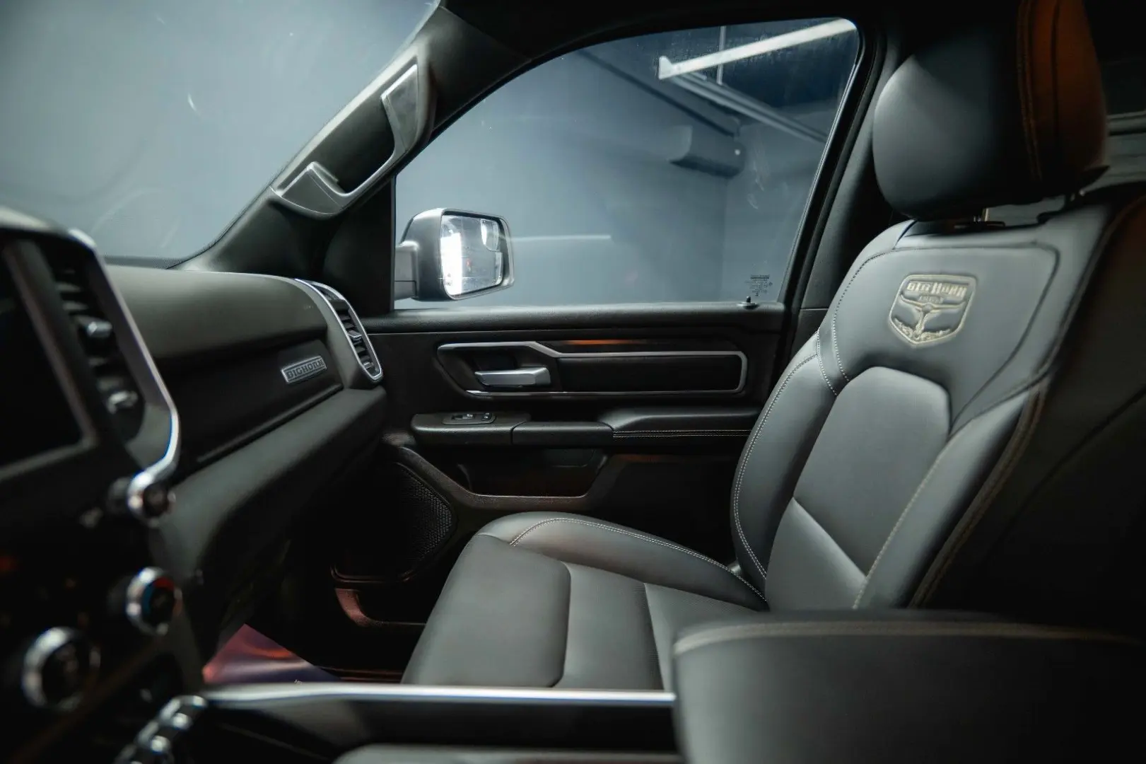 RAM 5.7 V8 HEMI 4x4 BLACK EDITION Longbed 19%